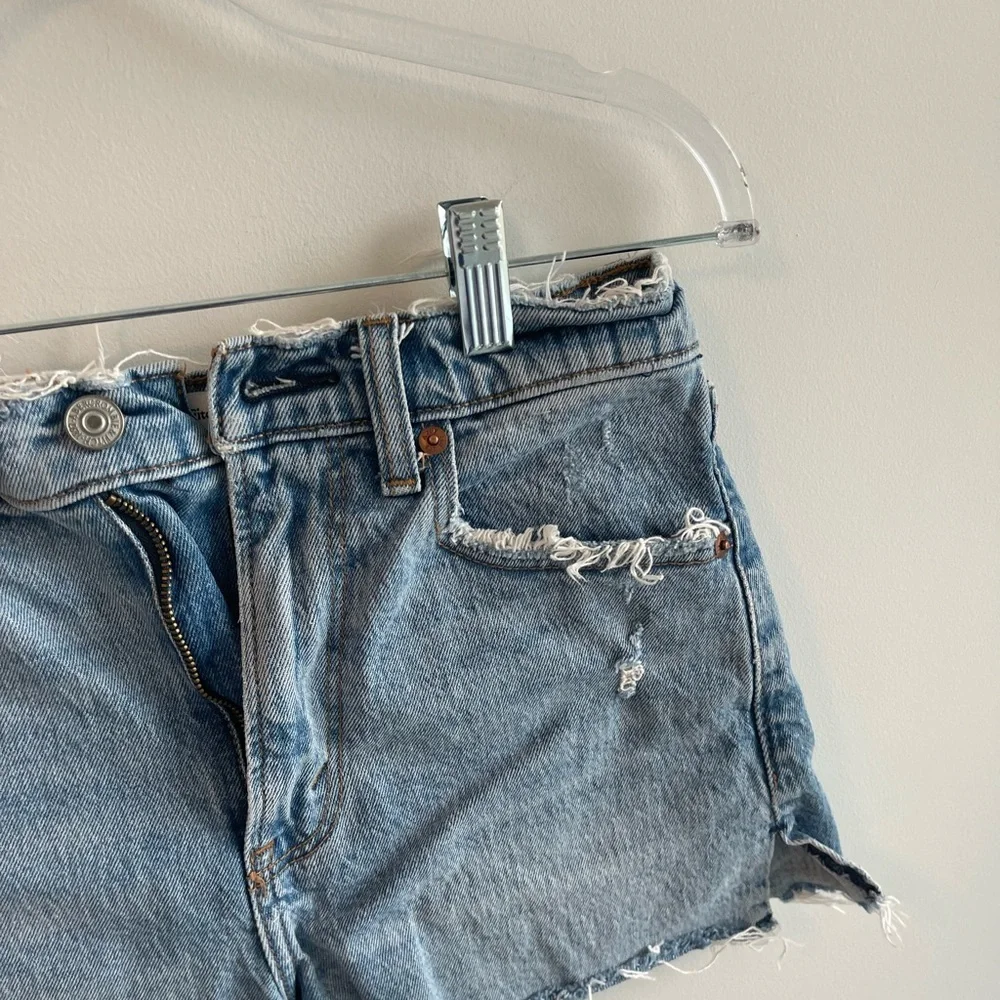 Abercrombie The Mom Short High Rise